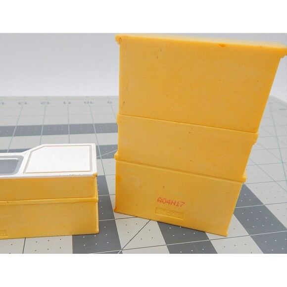 Sylvanian Families Calico Critters Kozy Kitchen Epoch Replacements Incomplete - Picture 5 of 9